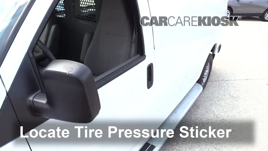2017 GMC Savana 2500 4.8L V8 FlexFuel Extended Cargo Van Tires & Wheels Check Tire Pressure